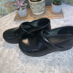Black Sanita Clogs